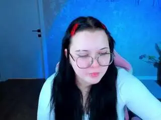 Kira-gold  live sex cam