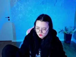 Kira-gold  live sex cam