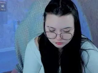 Kira-gold  live sex cam