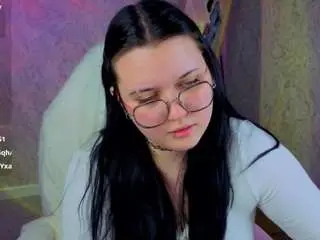 Kira-gold  live sex cam