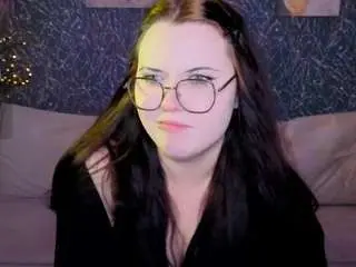 Kira-gold  live sex cam