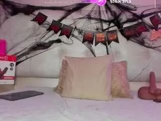 Thaliawest  live sex cam