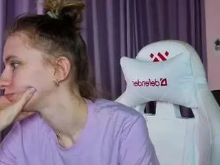 Ash-leyy  live sex cam