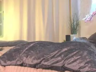 Hollyy-lee  live sex cam