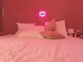 Hollyy-lee  live sex cam