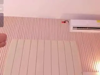 Rubi-foxx22  live sex cam