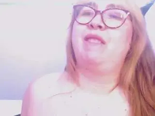 Chloe-prg  live sex cam