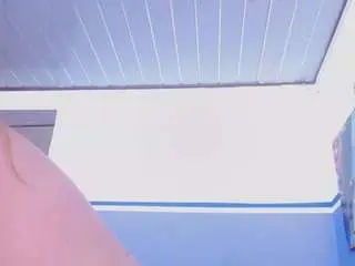 Chloe-prg  live sex cam
