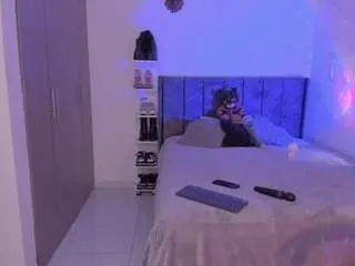Louanebour  live sex cam