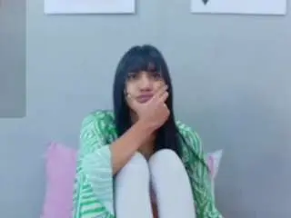 Littlee-emily  live sex cam