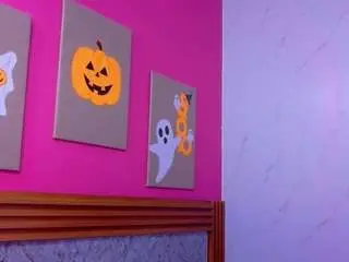 Littlee-emily  live sex cam