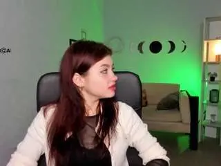 Luna-blooming  live sex cam