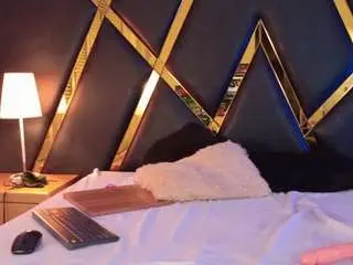 Mia-rouge1  live sex cam