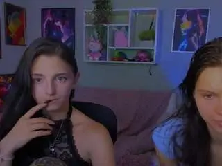 Noelle-woww  live sex cam