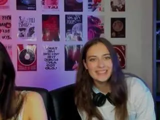 Noelle-woww  live sex cam