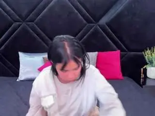 Cristallrose69  live sex cam