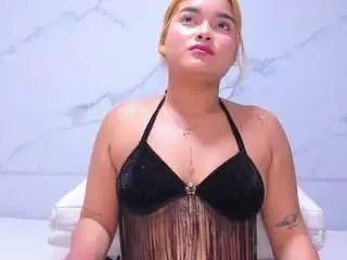 Emi-savach  live sex cam