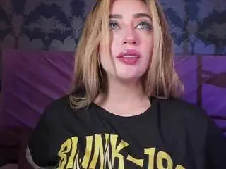 Kinky-doll  live sex cam