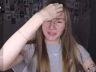 Littlevildevil  live sex cam