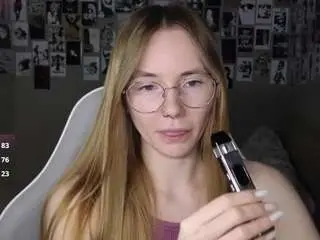 Littlevildevil  live sex cam