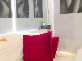 Celiachan3l  live sex cam