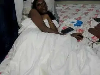 Suhailasuu  live sex cam