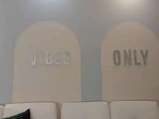 Kendalljenneer  live sex cam