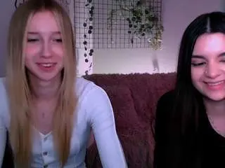 Monalovee  live sex cam