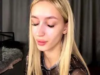 Nerissakapusniak  live sex cam