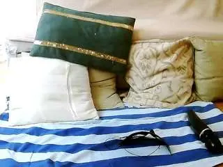Squirtymayagold  live sex cam