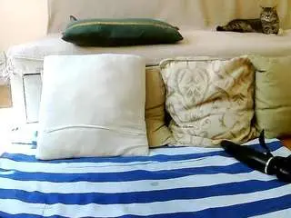 Squirtymayagold  live sex cam