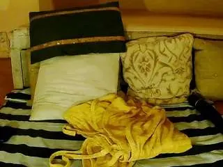 Squirtymayagold  live sex cam