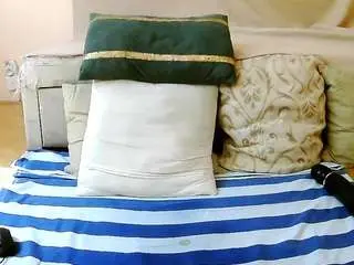 Squirtymayagold  live sex cam