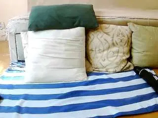 Squirtymayagold  live sex cam