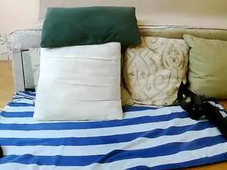 Squirtymayagold  live sex cam