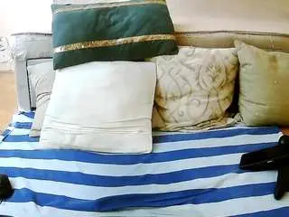 Squirtymayagold  live sex cam