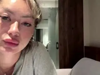 Iladai  live sex cam
