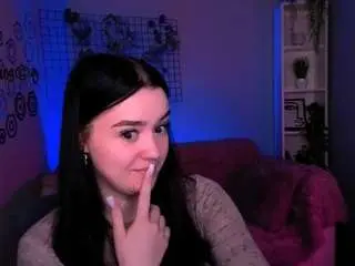 Lola-shyy  live sex cam