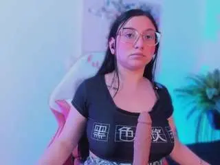 Luucyjoness  live sex cam