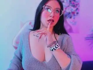 Luucyjoness  live sex cam