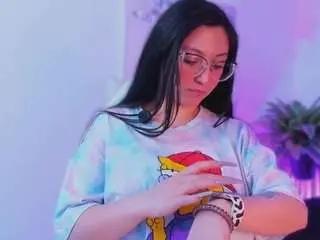 Luucyjoness  live sex cam