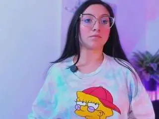 Luucyjoness  live sex cam