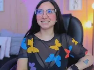 Luucyjoness  live sex cam