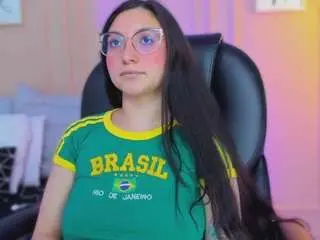 Luucyjoness  live sex cam