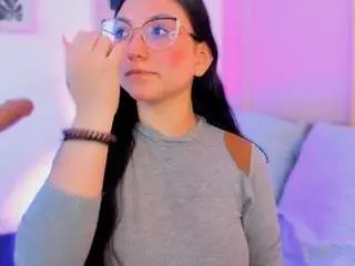 Luucyjoness  live sex cam