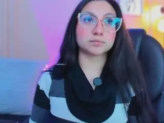 Luucyjoness  live sex cam