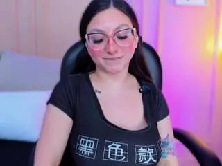 Luucyjoness  live sex cam