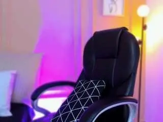 Luucyjoness  live sex cam