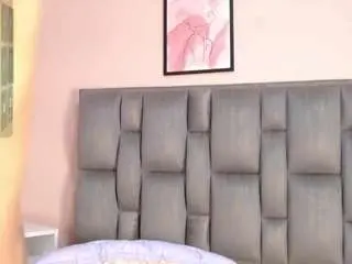 Merlyng-1  live sex cam