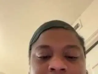 Prettyyyntgih  live sex cam